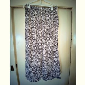 COPY - Artisan NY Sleepwear Black & white flare pβ¦